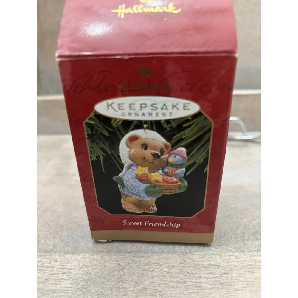 Hallmark Keepsake Ornament 1999‎ Sweet Friendship Vintage Bear And Bird